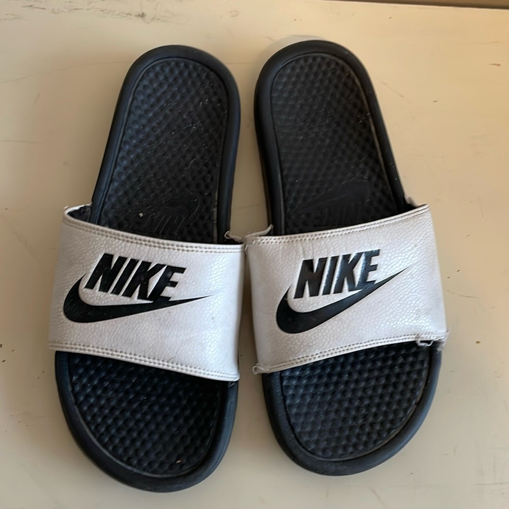 Nike flip flops
